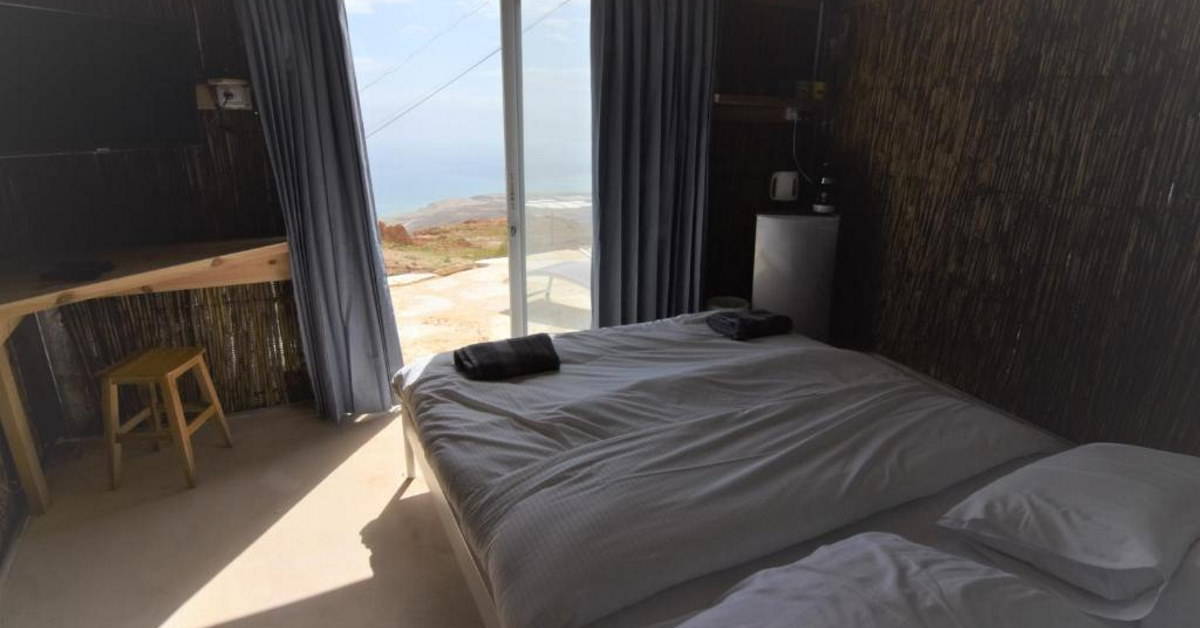קמפינג טנטי על הצוק מצוקי דרגות ים המלח