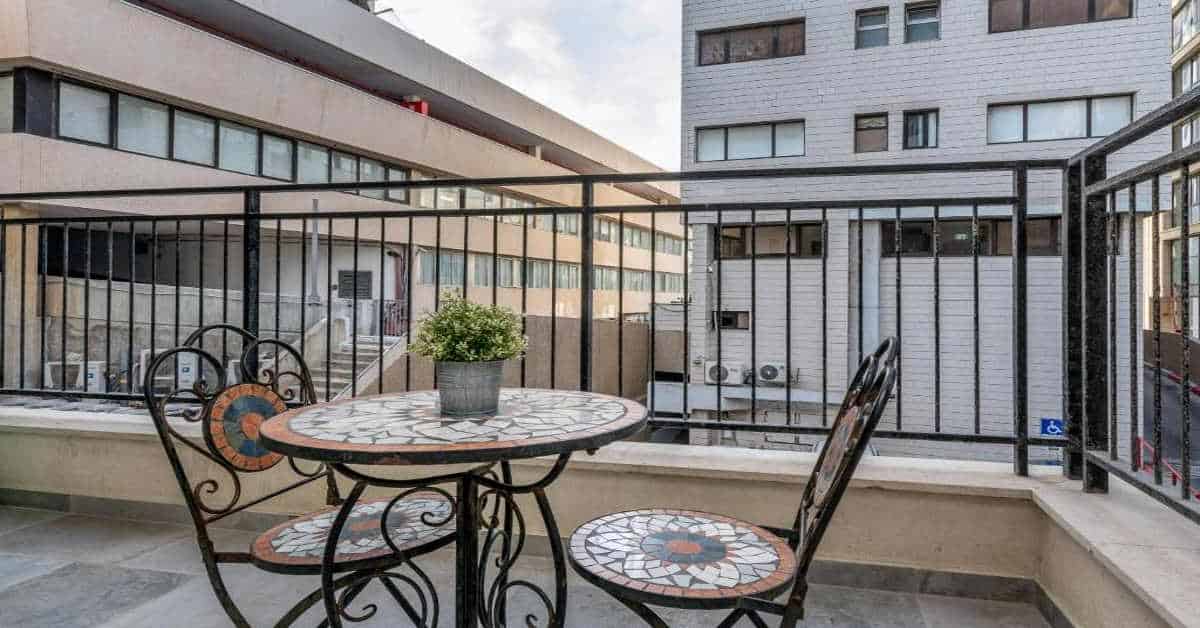 דירת בוטיק עם חדר שינה אחד ומרפסת – אזור בוגרשוב תל אביב