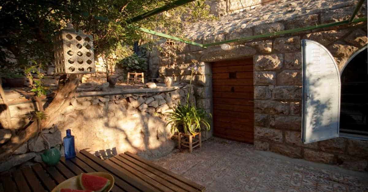 הקן – בית נופש רומנטי בעין כרם ירושלים