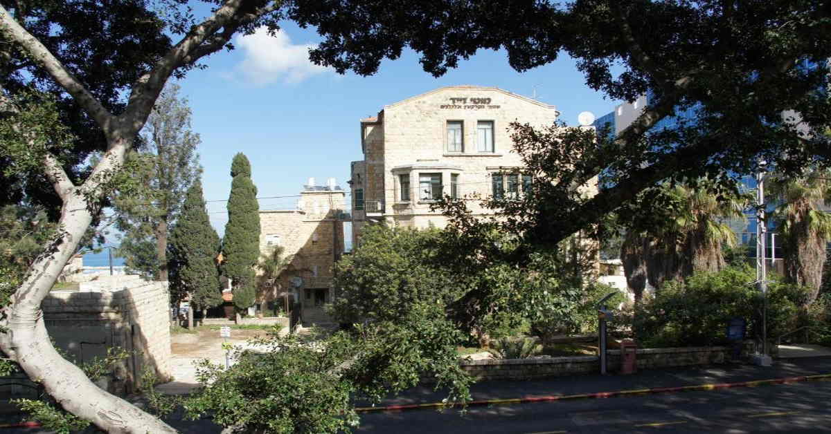 ירה חדשה עם 4.5 חדרים ליד בניין העירייה חיפה