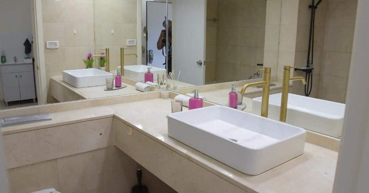 מגדל אלמוג חיפה – סוויטת "בלו ריף" על הים, חיפה